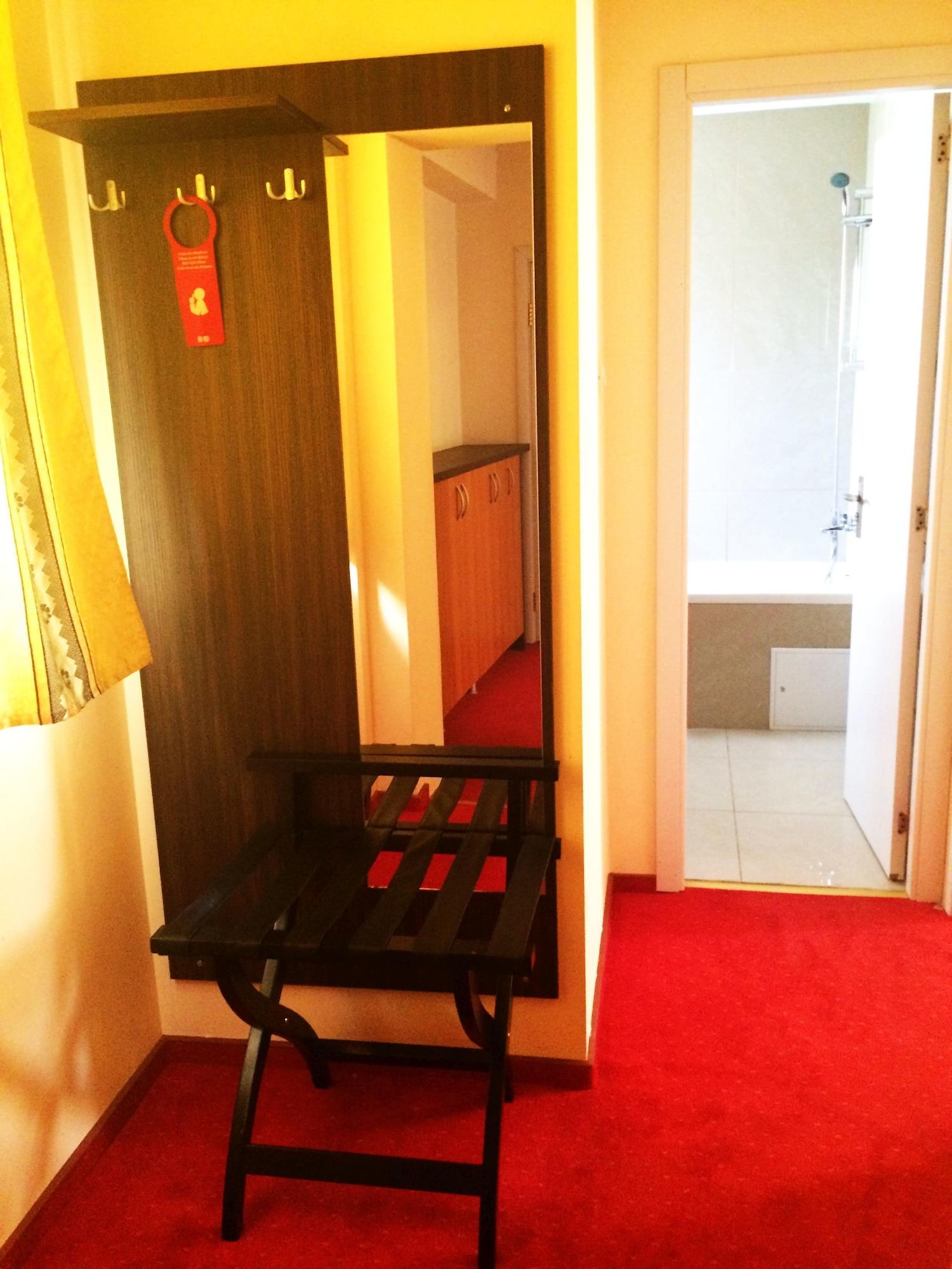 Kosher Hotel Lev Or Bukurešť Exteriér fotografie