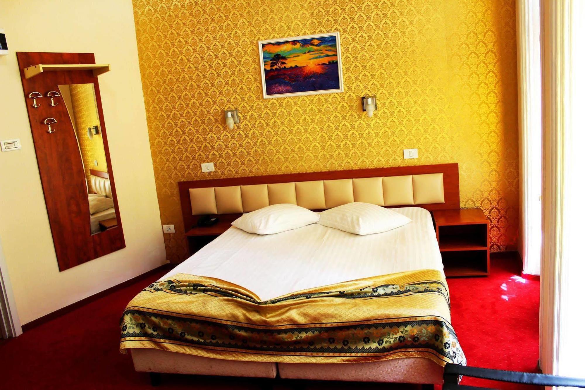 Kosher Hotel Lev Or Bukurešť Exteriér fotografie