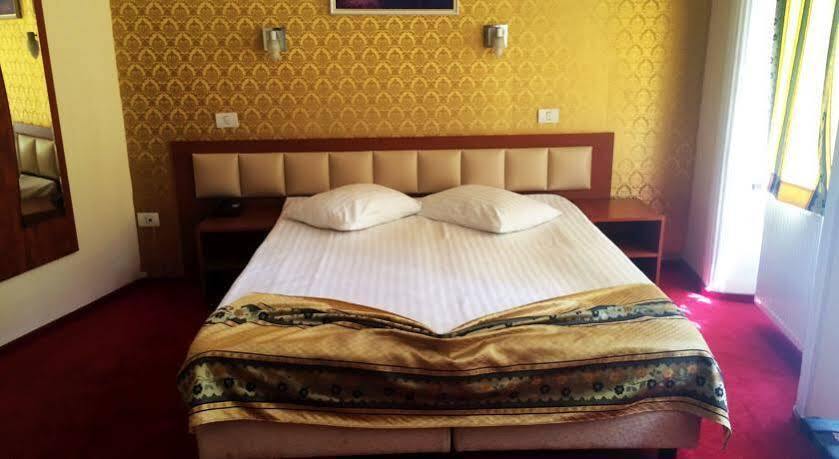 Kosher Hotel Lev Or Bukurešť Exteriér fotografie