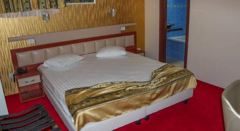 Kosher Hotel Lev Or Bukurešť Exteriér fotografie